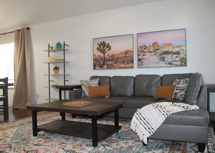 Setting The Right Vibes. Apartment *