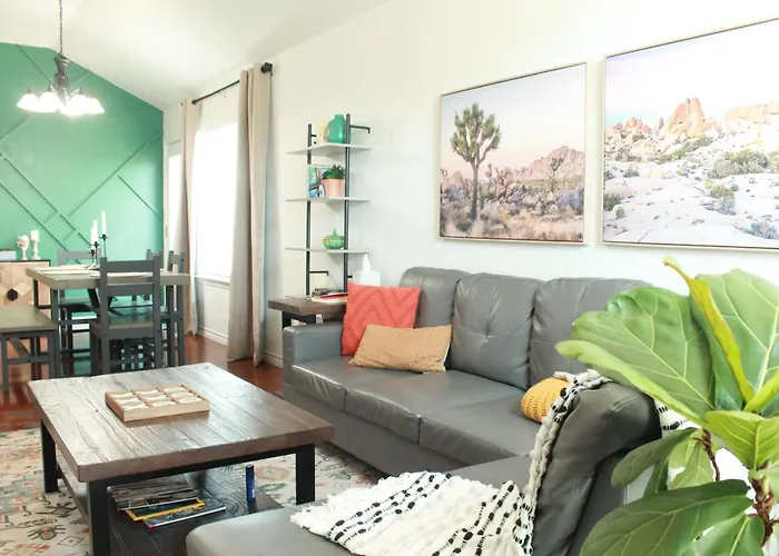 Setting The Right Vibes. Apartment